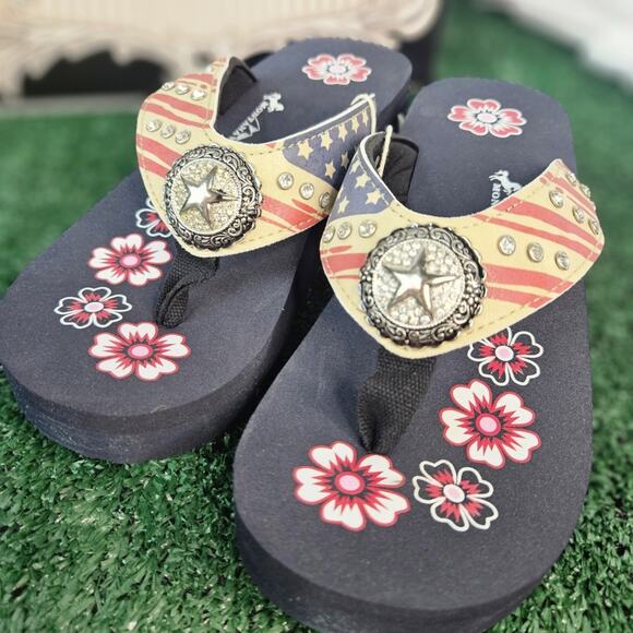 MONTANA WEST STAR US RED/WHITE/BLUE BLING FLIP FLOPS SIZE 9 NIB - Picture 1 of 7